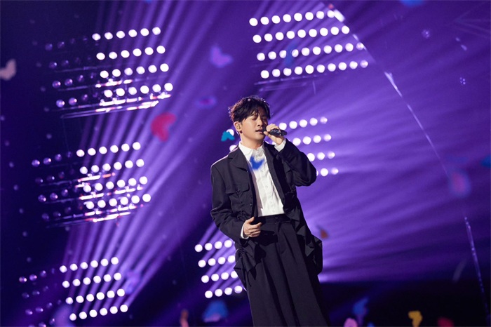 苏有朋《声生不息·华流季》开播 再唱《雨蝶》掀起观众青春记忆 (1).jpg